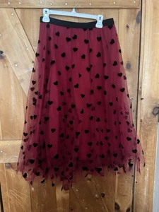 NWT Chicwish Red Midi Tulle Layered Skirt with Black Velvet Heart Size 6 Medium - Picture 1 of 5
