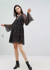 Influence Tall Floral Smock Dress with Flare Sleeves - Foto 1 di 6