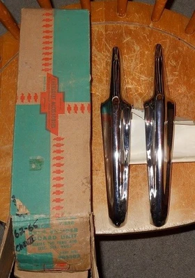 Protectores de parachoques trasero NOS 1962-65 Chevrolet Nova Chevy II Foto 1 de 4