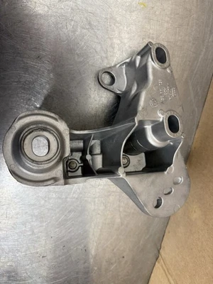 Soporte de montaje motor izquierdo audi s4 b7 4.2 v8 bbk 8e0199351s 2007 Foto 1 de 4