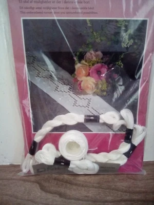 Hardanger Set - Folleto DMC (Hardanger No. 3), hilo y agujas de algodón perlado Foto 1 de 2