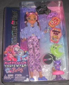 Monster High Creepover Party G3 Clawdeen Wolf & Crescent & Sleepover accessories - Picture 1 of 7
