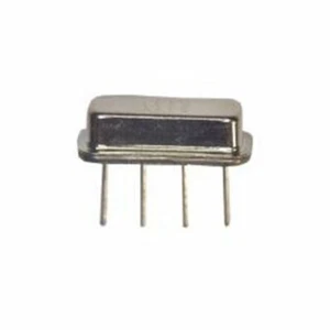 303.875M 303.875MHz F-11 SAW Resonator Crystals - Picture 1 of 6