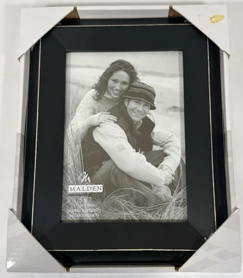 Malden Black Wood Frame 5x7 – Horizontal or Vertical Display, Modern Style - Image 1 of 4