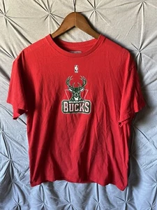 Vintage Milwaukee Bucks Logo Red T Shirt Mens Size Large NBA Exclusive  - Picture 1 of 7