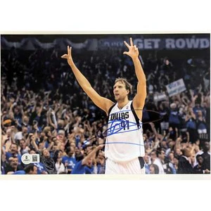 Dirk Nowitzki Autographed Dallas Mavericks 8x12 Photo Beckett Authenticated - Picture 1 of 8