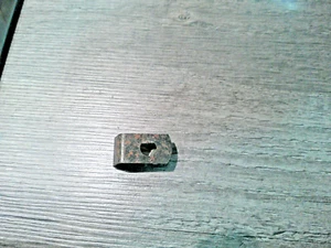 genuine capri gear-shift linkage fixing clip (only for manual gearbox type F) - Picture 1 of 2