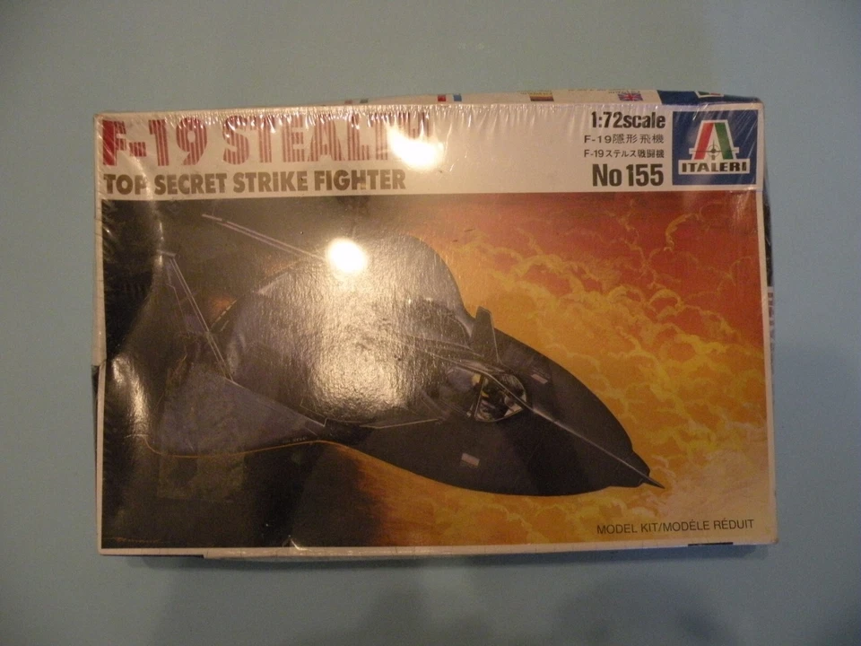 ITALERI 155 F-19 STEALTH TOP SECRET STRIKE FIGHTER NUOVO/NEW/BLISTERATO/SEALED - Immagine 1 di 1