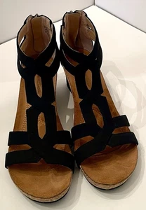 Adrienne Vittadini Tribute Damen-Keilsandalen Kunst-Wildleder Größe 9,5 M schwarz - Bild 1 von 15