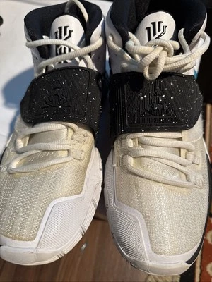 Nike Men's Usados En Buenas Condiciones - Image 1 of 4