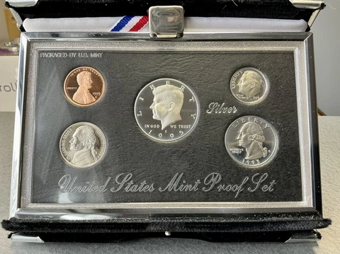 1995 PRESTIGE SILVER Proof COINS Set in Mint Display , Complete box with COA š„¹ Cover