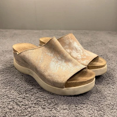 Fly London Zapatos Mujer Talla 7.5 EE. UU. 38 UE Beige Metálico Gamuza Cuña Slide Mules Foto 1 de 4
