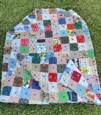 Manta acolchada vintage hecha a mano con retazos atados multicolor 79x95 tiro floral Foto 1 de 4