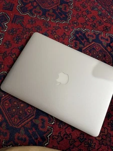Apple MacBook Air Silver Selling For Parts Early 2015 Model a1466 - Afbeelding 1 van 5