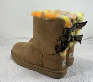 UGG BAILEY BOW PLAID PUNK CHESTNUT SUEDE BOOTS SIZE US YOUTH 4 FIT'S WOMEN'S 6.5 - Picture 1 of 7