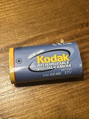 老式正品柯达 KLIC-8000 锂离子充电电池数码相机 — 第 1/4 张图片