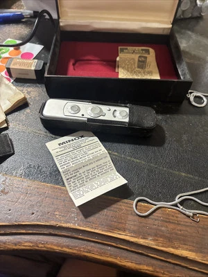 Cámara fotográfica vintage MINOX C con visor de ángulo recto libro de instrucciones Foto 1 de 4