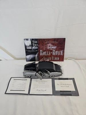 1955 Rolls Royce Silver Cloud silver/black in 1:24 scale by Franklin Mint - Image 1 of 4
