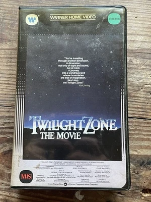 Twilight Zone: The Movie, 1983 Movie VHS, 1st Release Home Video, Plastic Clam Foto 1 de 4