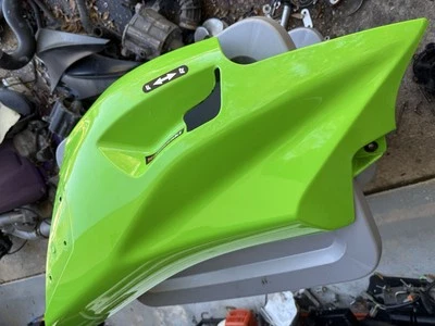 Kawasaki Ultra 300X 2011 cubierta lateral izquierda 1491-3780-777 Foto 1 de 4