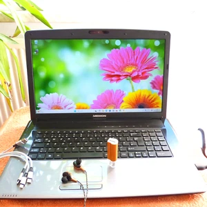 Medion E7222 17 Zoll HDP DOLBY KINO l Windows 11 HDD SSD l 12GB RAM NEU TURBO i5 - Bild 1 von 10