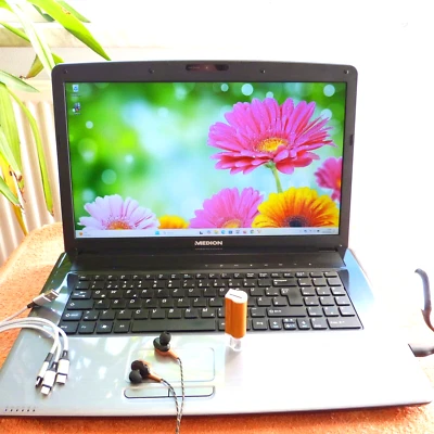 Medion E7222 17 Zoll HDP DOLBY KINO l Windows 11 HDD SSD l 12GB RAM NEU TURBO i5 - Bild 1 von 4