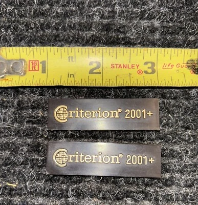 Altavoces Criterion 2001+ 99-03733W - Insignias de plástico - Buen estado - PAR Foto 1 de 3