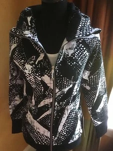 Lululemon Scuba Hoodie III Jacket SMWK/BLK (Black/white print) 6 8 10 12 NWT - Picture 1 of 7