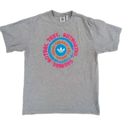 Camiseta Adidas Hombre Mediana Estampado Gráfico Gris Foto 1 de 4