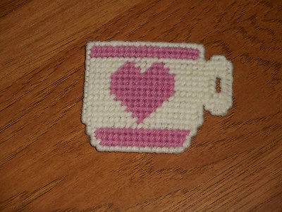 ÍMÃ DE GELADEIRA/PORTA-CARTÃO PRESENTE COPO ROSA E BRANCO (NOVO) - Imagem 1 de 3