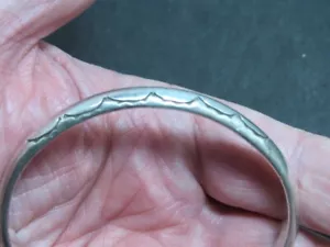 einzigartiges indianisches Silber Sandguss Armband - Bild 1 von 10