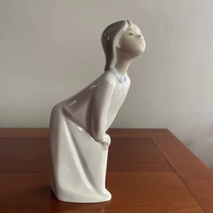 Lladro Girl 4873 - Picture 1 of 5