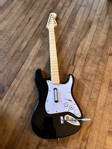 RockBand Wii Harmonix Fender Guitar Hero Stratocaster Model 19091 no dongle - Picture 1 of 3