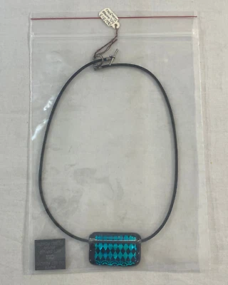 Nuevo en Paquete Collar Dicroico Vidrio Fundido Turquesa y Cuero Negro Foto 1 de 4