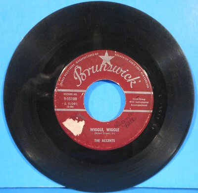 THE ACCENTS WIGGLE, WIGGLE ~ DREAMIN AND SCHEMIN' 7" 1958 NICE CONDITION! VG!! - Image 1 of 2