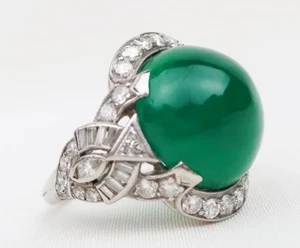 Cuenta con un impresionante anillo Art Deco circonita cúbica verde esmeralda y blanca talla cabujón de 11,90 quilates - Imagen 1 de 6
