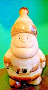 Statuina Babbo Natale in gres smaltato marrone e blu Babbo Natale vintage - Foto 1 di 7