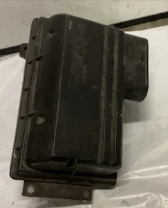 90-92 INFINITI M30  AIR INTAKE FILTER CLEANER BOX HOUSING AIRBOX OEM - Picture 1 of 1
