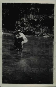 1937 Pressefoto Entdecker E. Phyllis Snyder - nef30706 - Bild 1 von 2