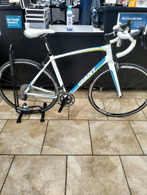 Giant Avail 1 Compact M Road Bike 2014 - Image 1 of 4