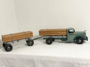 Smith Miller Mack Lumber Sattelzug mit Welpenanhänger grün schön restaurierter Zustand - Bild 1 von 14