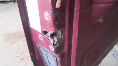 ТОЛЬКО ЗАЩЕЛКА В СБОРЕ! Левая передняя дверь водителя с ручной коробкой передач подходит для 88-93 CHEVROLET 1500 PIC - Изображение 1 из 4