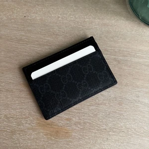 NEW GUCCI SUPREME GREY CANVAS CARD HOLDER - Picture 1 of 3