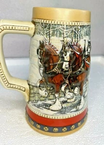 FESTIVE HOLIDAY BUDWEISER CLYDESDALES STEIN - 1988 COLLECTOR'S SERIES - Imagen 1 de 6