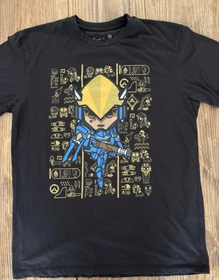 Camiseta Pharah tokidoki x Overwatch Logo Negra Manga Corta Talla Hombre’s Grande Foto 1 de 4