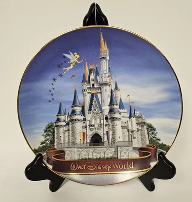 Plato Decorativo Walt Disney World Campanilla y Castillo de Cenicienta Foto 1 de 4