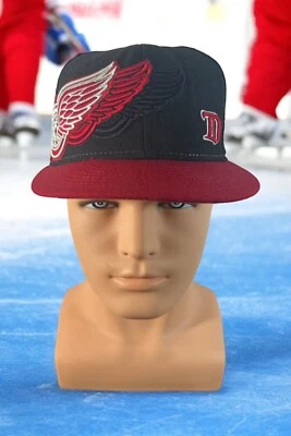 Detroit Red Wings Fitted Hat Cap Adult New Era NHL Hockey Size 7 3/8 - Image 1 of 4