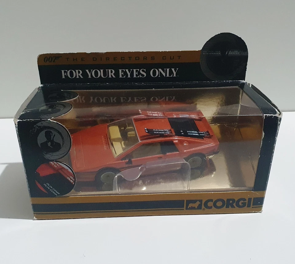 Corgi CC04704 James Bond Car Lotus Esprit Turbo for Your Eyes Only 1 36