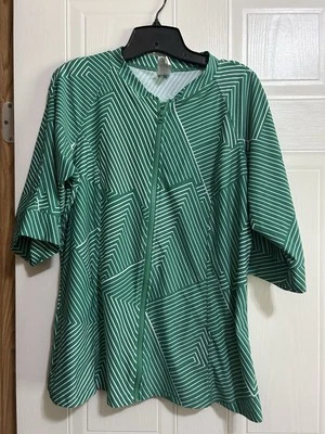 Artesands Women's Swim Top 3/4 Sleeve Green/white  Size 18 Geometric Design - Image 1 of 4