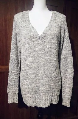 Suéter American Eagle Para Mujer Talla L Cuello en V Blanco/Gris/Plateado Metálico Usado en Excelente Condición Foto 1 de 4
